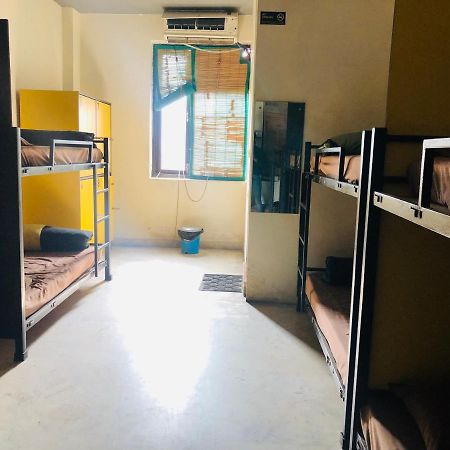 Backpackers Park Hostel Нью-Дели Экстерьер фото
